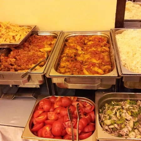 Adil Hotel *
