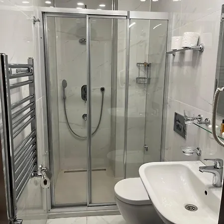 Hotel Adil *