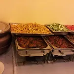 Adil Hotel *