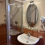 Adil Hotel