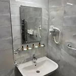 Adil Hotel