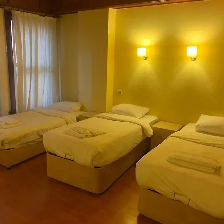Adil Hotell