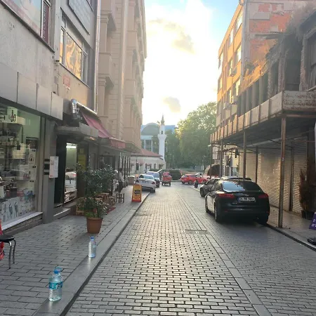 Adil Konak * 이스탄불