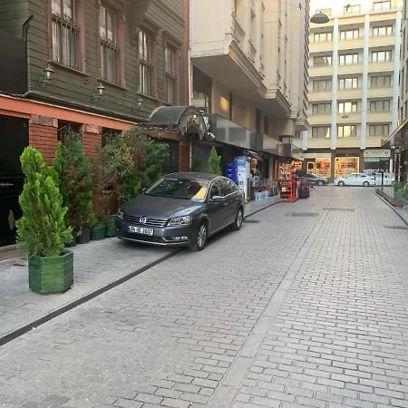 호텔 Adil Konak *