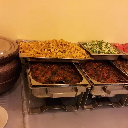 Adil Hotel *